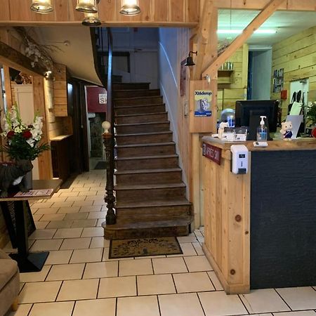 拉布尔布勒 Le Pourquoi Pas酒店 外观 照片